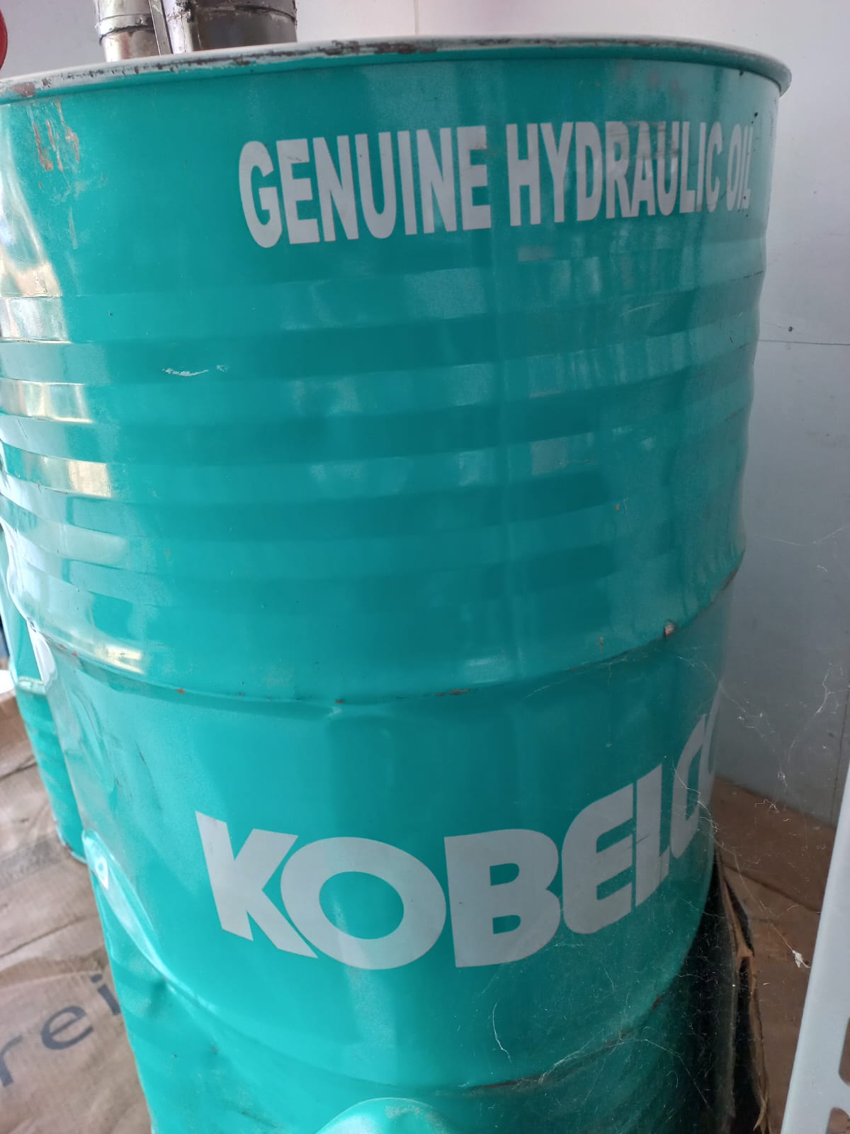 OLI SAE 68 HYDRAULIC KOBELCO (DRUM) (2)