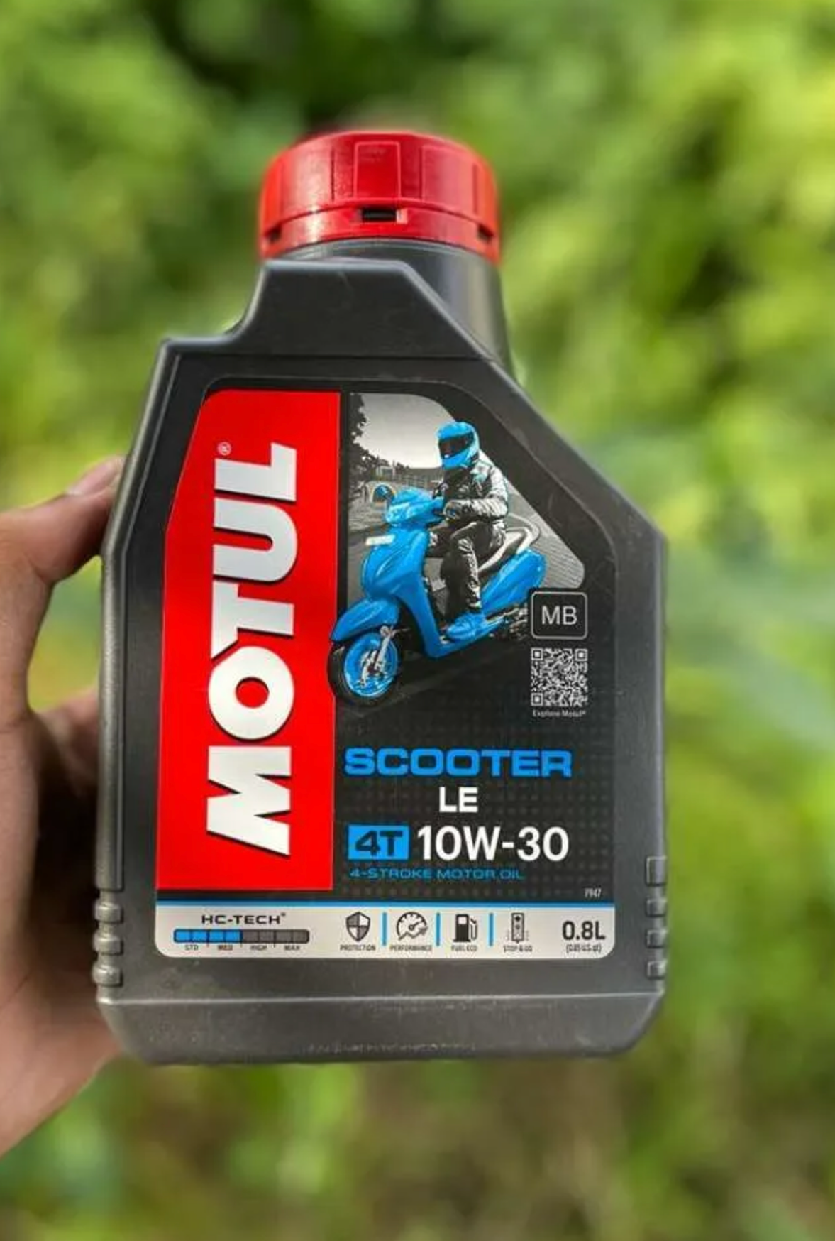 OLI BENSIN MOTOR 4 TAK MOTUL SCOOTER LE 4T 10W30 0,8 Liter