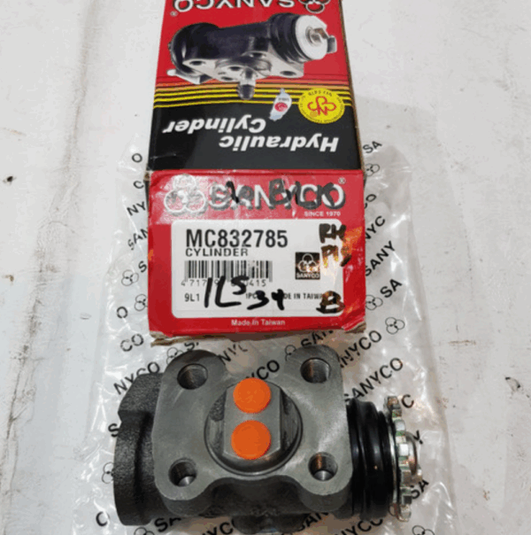 Rear Wheel Cylinder master rem Belakang Kanan Polos PS120 mitsubishi colt diesel SANYCO PN MC832785