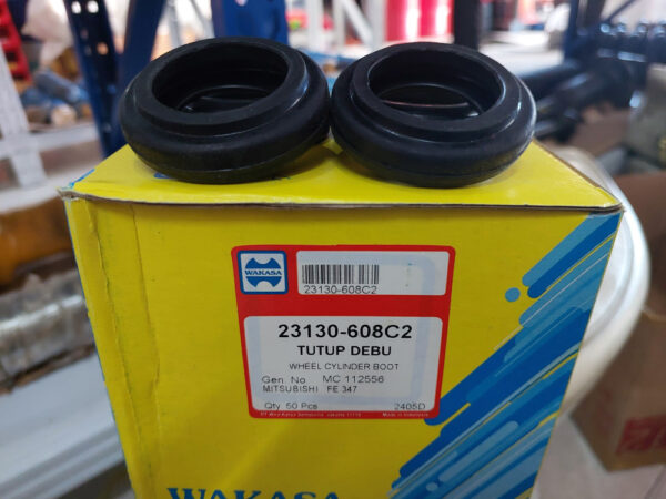 Karet tutup debu whell Cylender boot Belakang ring besar MITSUBISHI FE 447 PS125,PS100,PS135 Wakasa PN MC112556