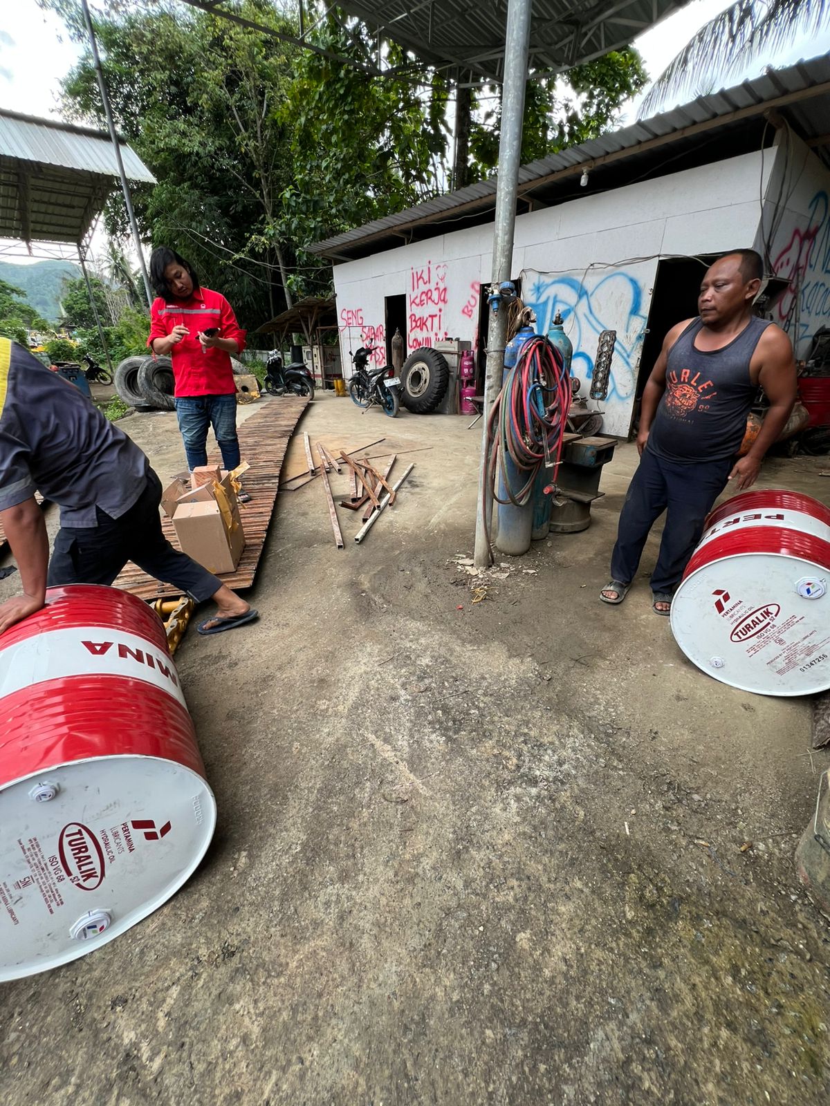 SABANI DIESEL DISTRIBUSI SUPLAI OLI PERTAMINA UNTUK PERUSAHAAN PABRIK AREA JABOTABEK SABANI DIESEL DISTRIBUSI SUPLAI OLI PERTAMINA UNTUK PERUSAHAAN PABRIK AREA JABOTABEK