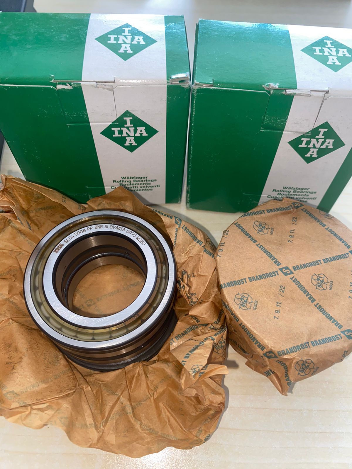 CYLINDRICAL ROLLER BEARING SL04-5008PP2NR INA