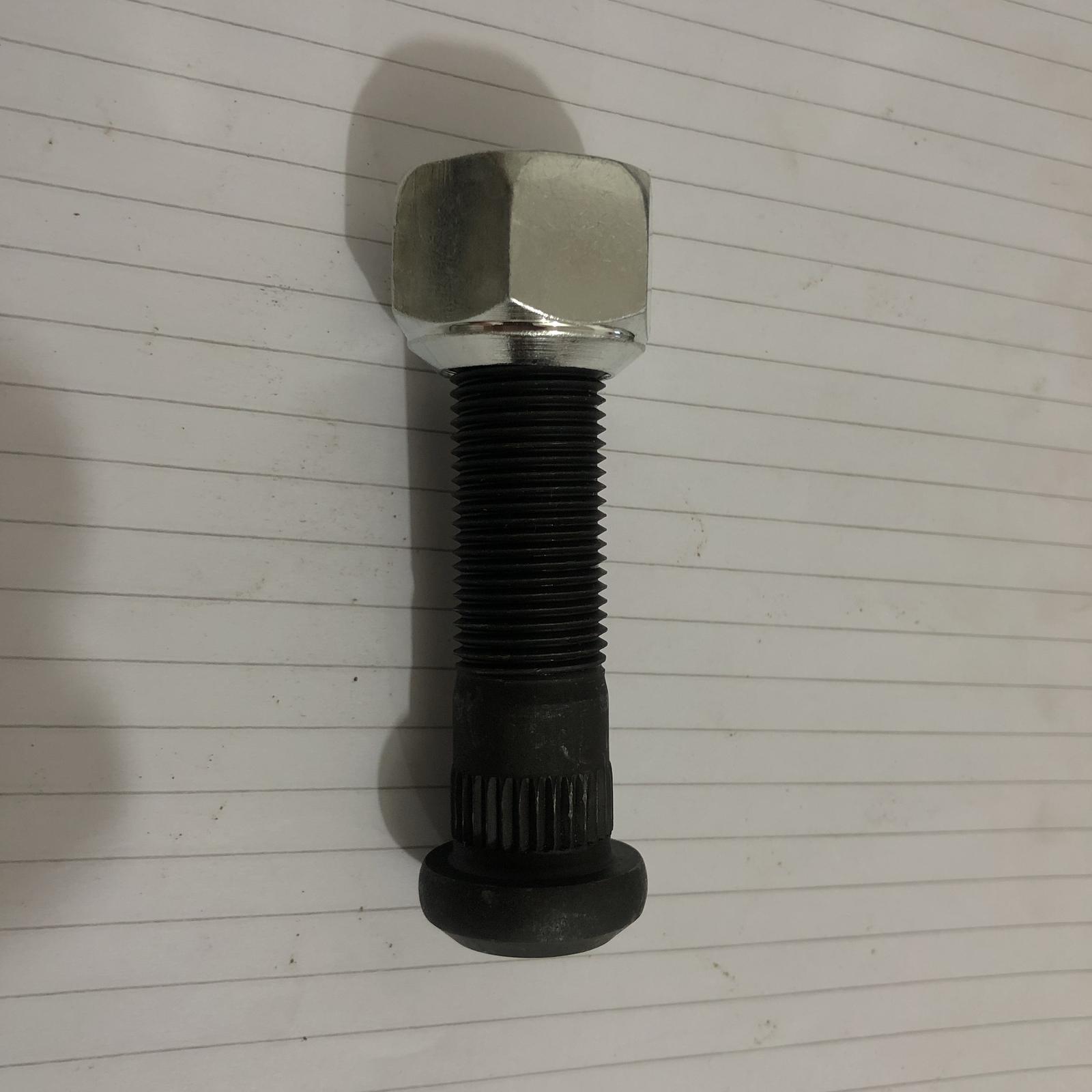 BAUT + NUT RODA BELAKANG REAR WHEEL BOLT MASSEY FERGUSON MF-440 3inch PN 827854M1