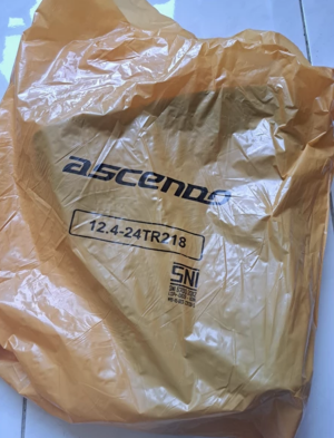 BAN DALAM BAGIAN DEPAN TRAKTOR MEREK ASCENDO Uk. 12.4-24 6 PLY