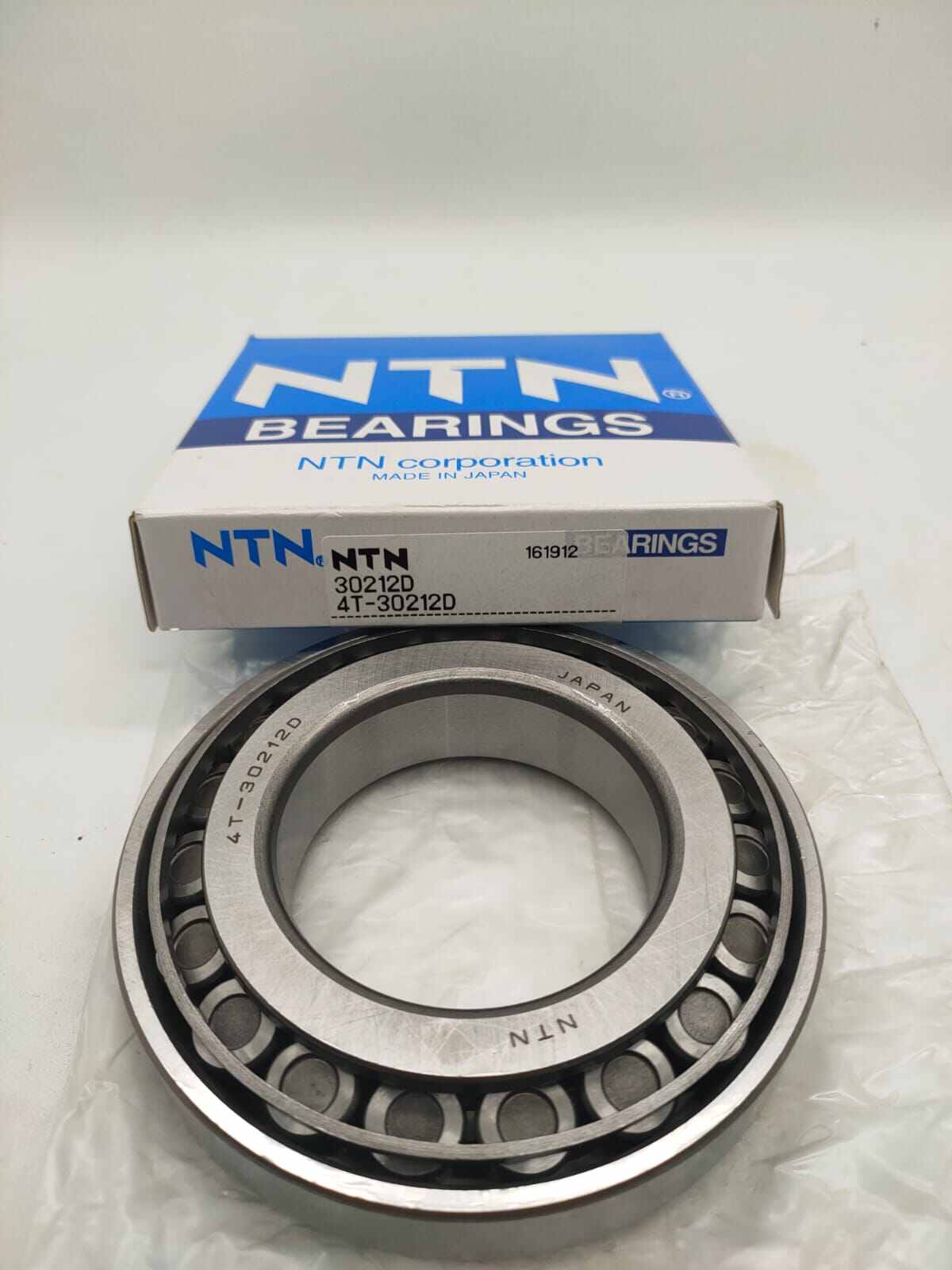 Roller Bearing NTN 30212D HYDRAULIC PUMP MAIN PUMP ZX200-5G PN 4622945