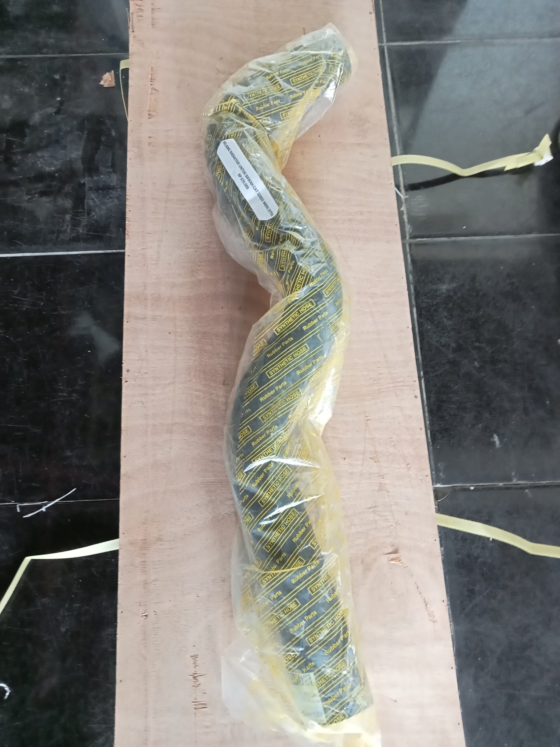 SELANG HOSE RADIATOR BAWAH CAT 320D2 PN 423-4409
