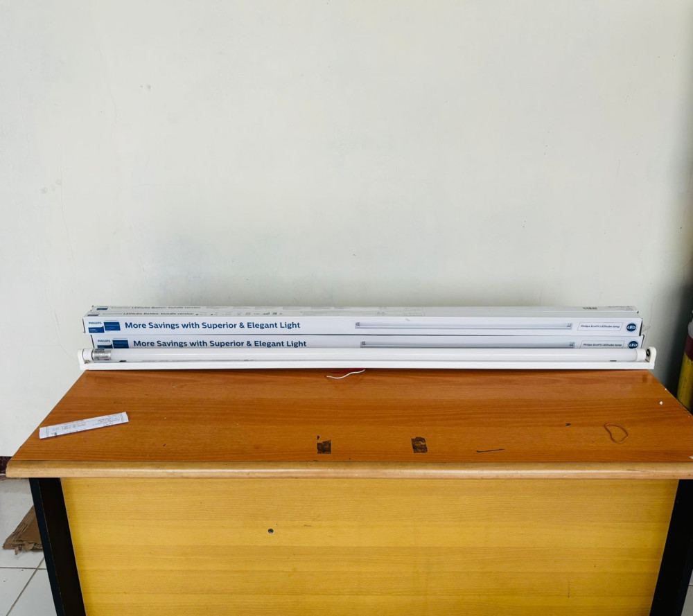 BOHLAM LAMPU Neon T8 Philips ESSENTIAL LED TUBE BATTEN TL LED 16 Watt Set BN015C 120 Cm