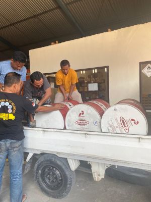 SUPLAI OLI DRUM PERTAMINA KE PELANGGAN PABRIK 5