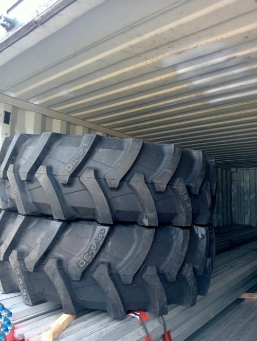 BAN LUAR BELAKANG MAXAM 18.4X30-12 PR MASSEY FERGUSON