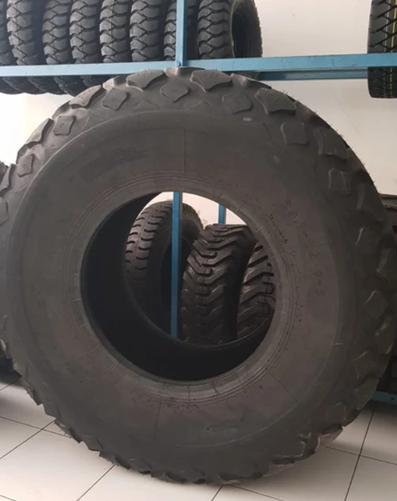BAN VIBRO COMPACTOR C7 23.1-26 12PR ARMOUR TUBELESS