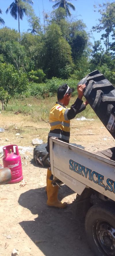 PENJUALAN BAN HEAVY DUTY DENGAN LAYANAN DELIVERY KEPADA PELANGGAN B TO B